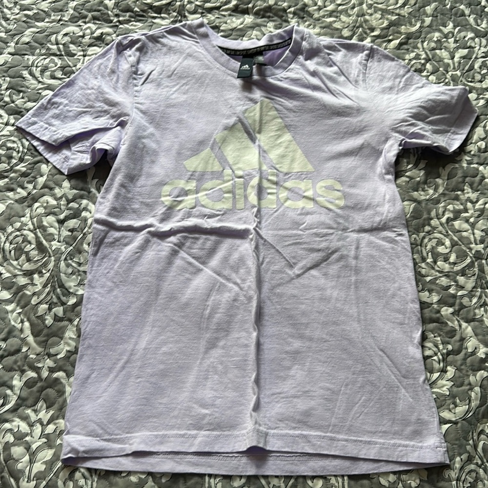 Men’s size small lavender adidas t shirt